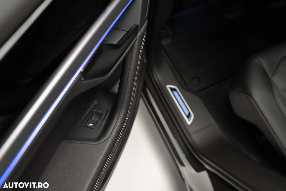 Volkswagen Touareg V6 TDI 4MOTION R-Line - 25