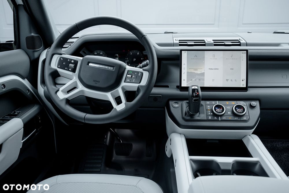 Land Rover Defender - 11