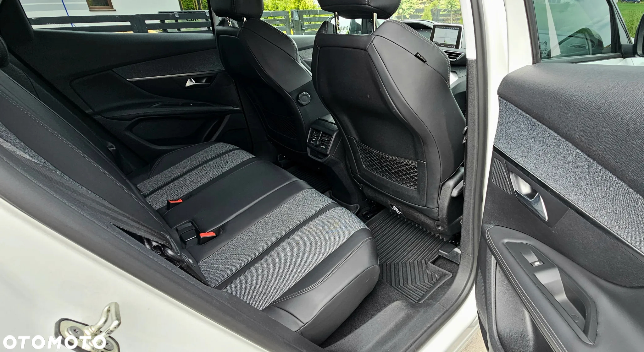 Peugeot 3008 BlueHDi 130 Stop & Start EAT8 Allure - 16