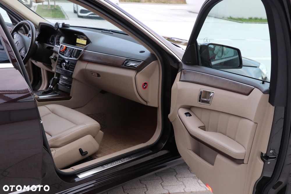 Mercedes-Benz Klasa E - 16