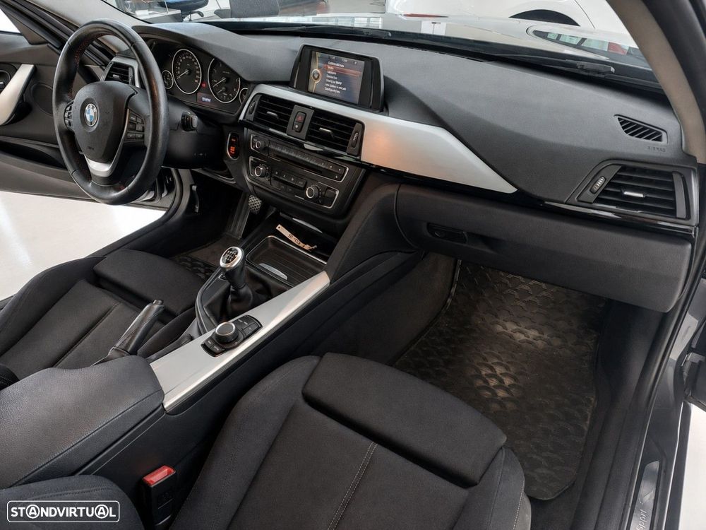 BMW 320 d Line Sport - 18