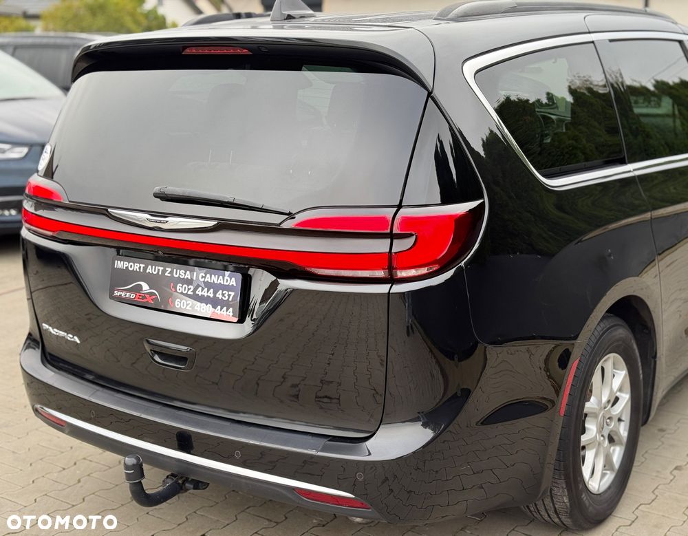 Chrysler Pacifica - 11