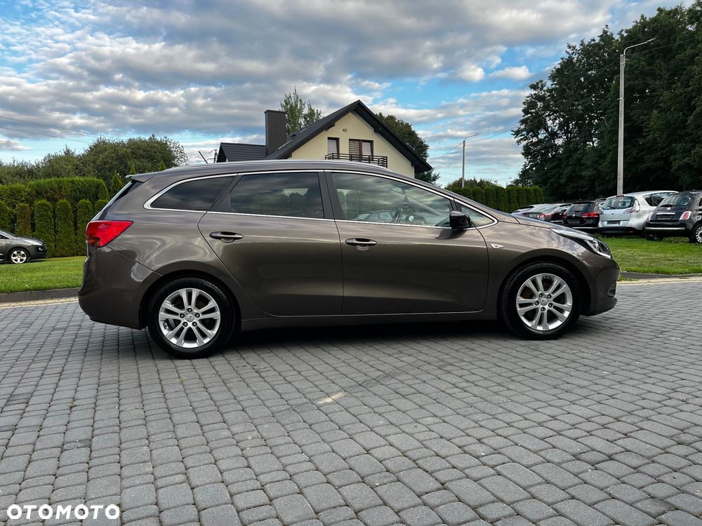 Kia Ceed 1.6 CRDi 128 Dream Team Edition - 2