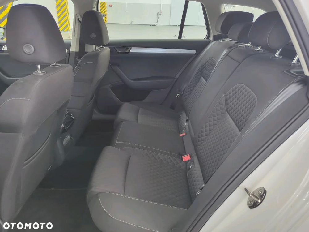 Skoda Superb 2.0 TSI Ambition DSG - 15