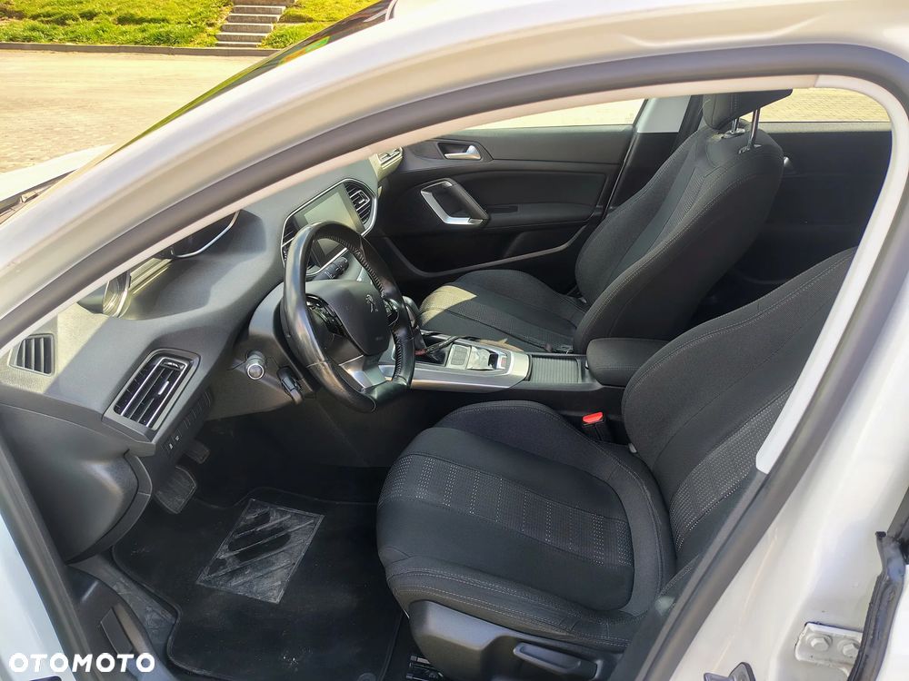 Peugeot 308 BlueHDi 120 EAT6 Stop & Start Allure - 11