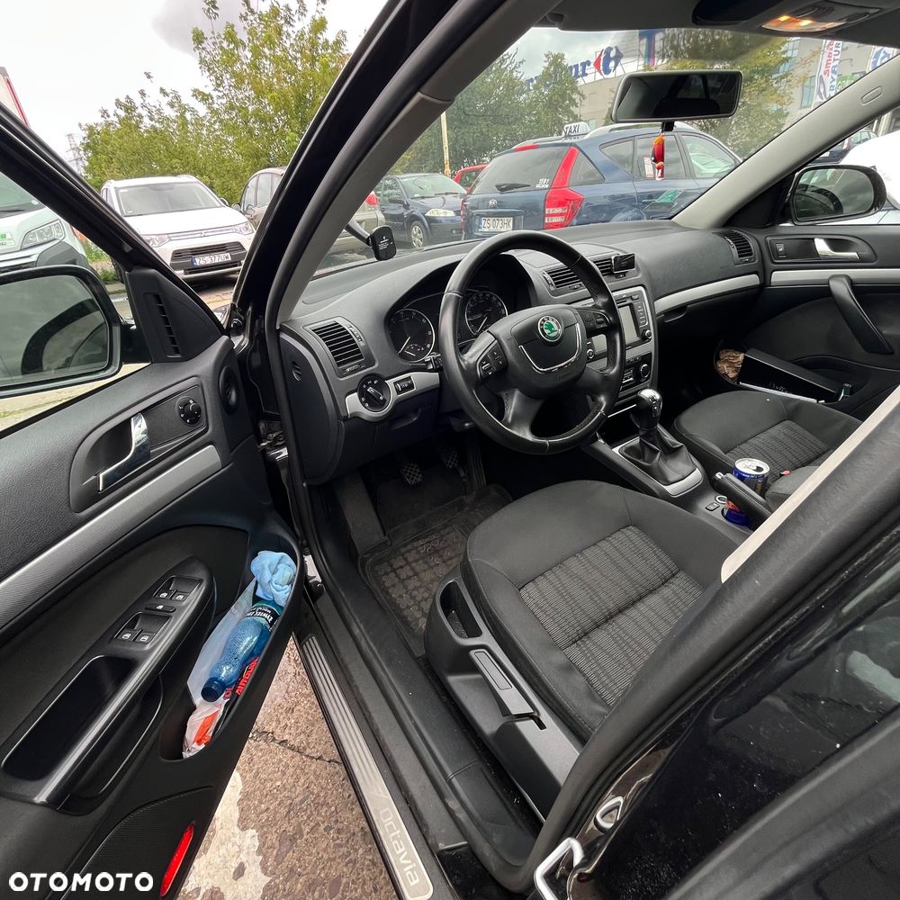 Skoda Octavia 1.8 TSI Ambiente - 11