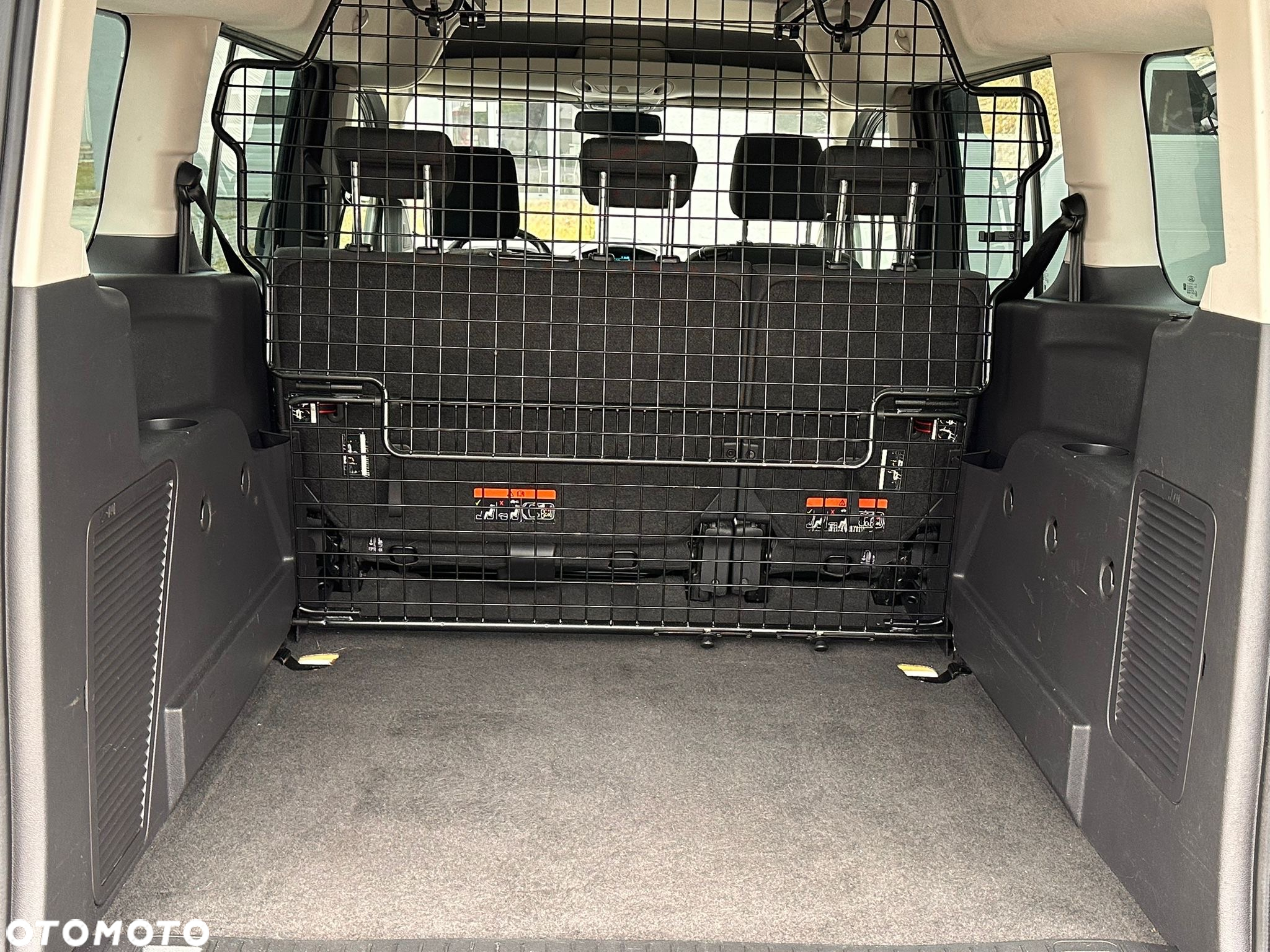 Ford Tourneo Connect Grand - 22