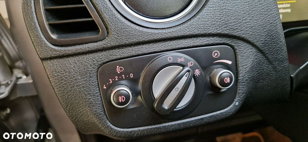 Ford S-Max - 13