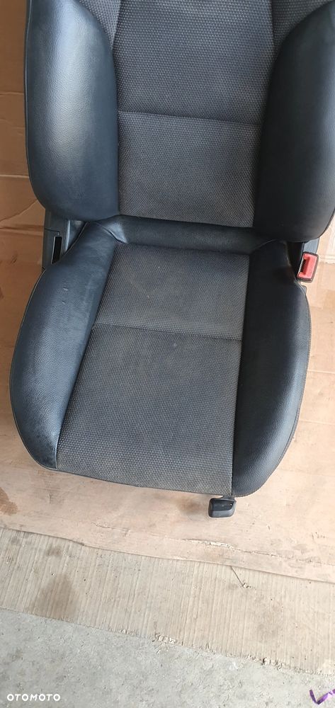 Fotel pasażera prawy przód pół skóra Mercedes C-Klasa W211 - 7