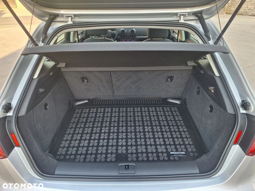 Audi A3 Sportback - 16