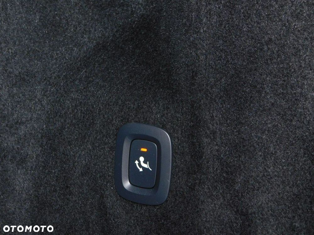 Volvo XC 60 D4 Momentum Pro - 22