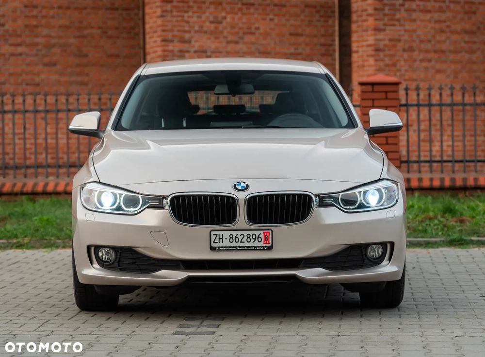 BMW Seria 3 320d xDrive Sport-Aut Modern Line - 14