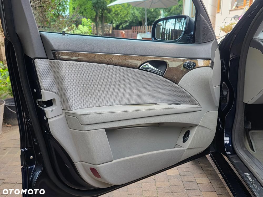 Mercedes-Benz Klasa E 350 4Matic Automatik Avantgarde - 24