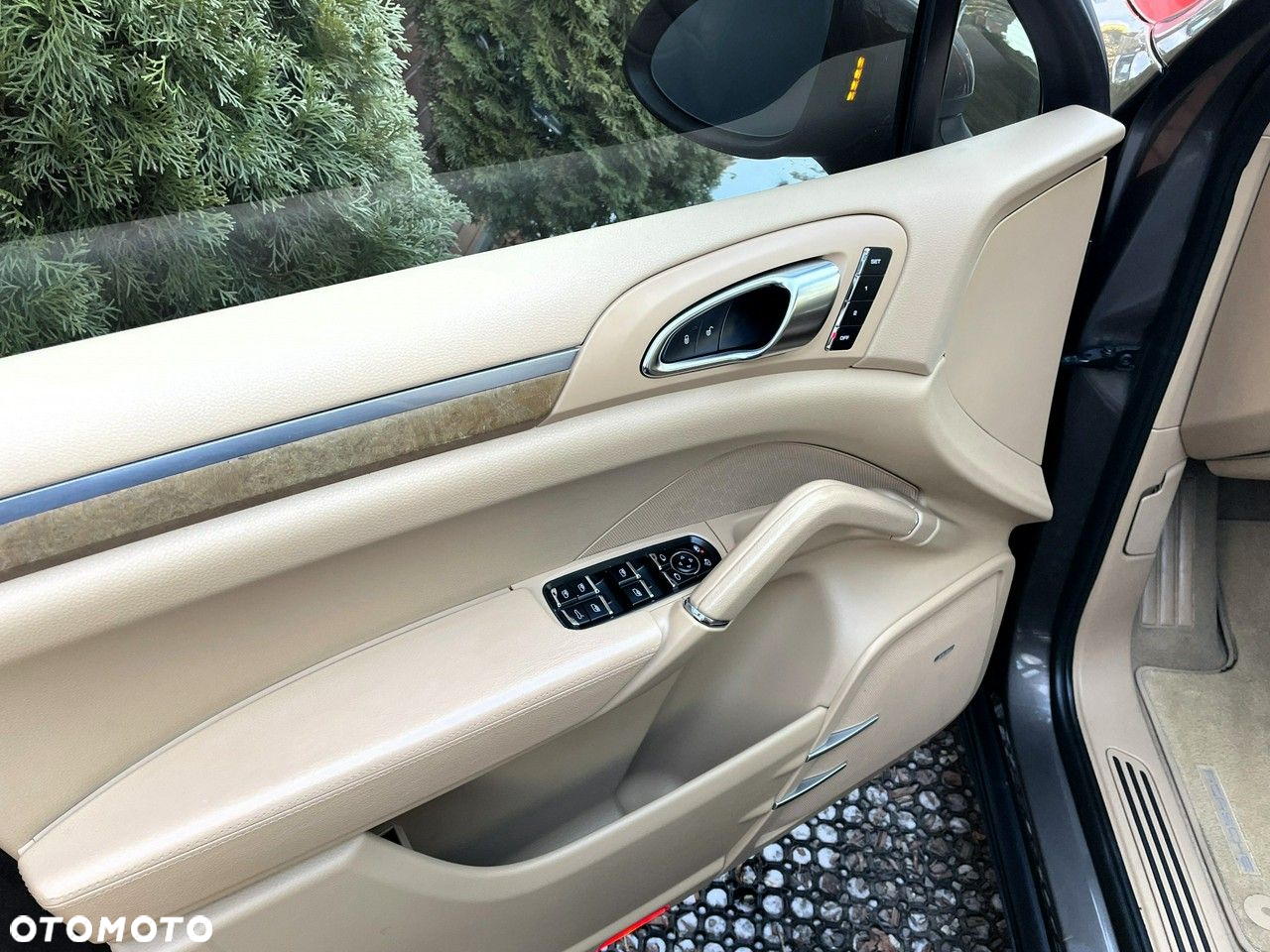 Porsche Cayenne - 12