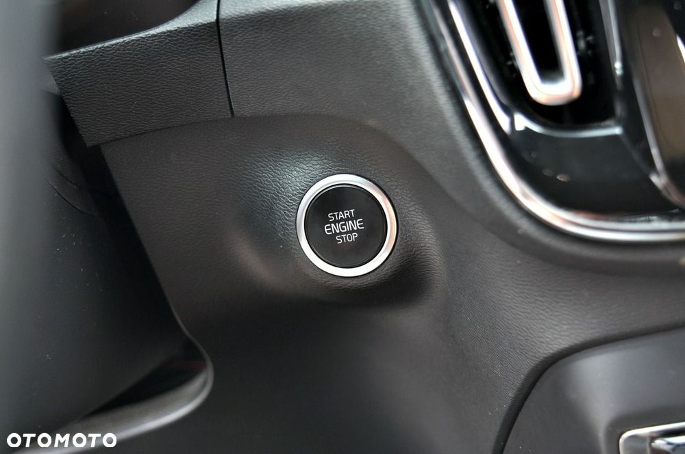 Volvo XC 40 D3 Momentum Pro - 32