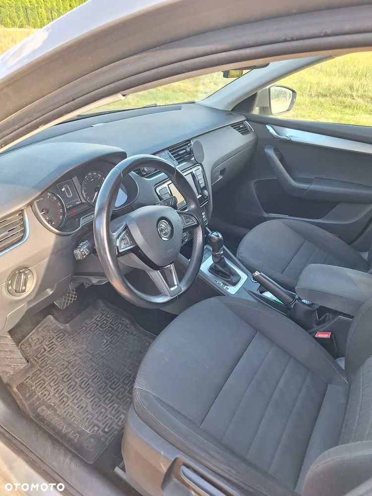 Skoda Octavia 2.0 TDI Style DSG - 3