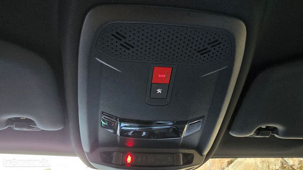 Peugeot e-208 GT - 12