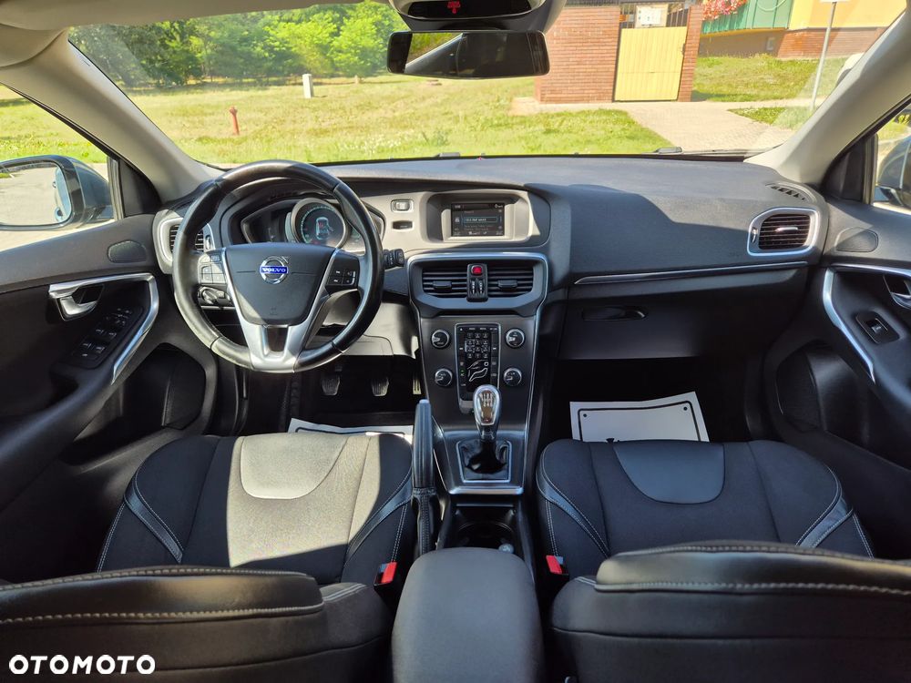Volvo V40 D2 Momentum - 11