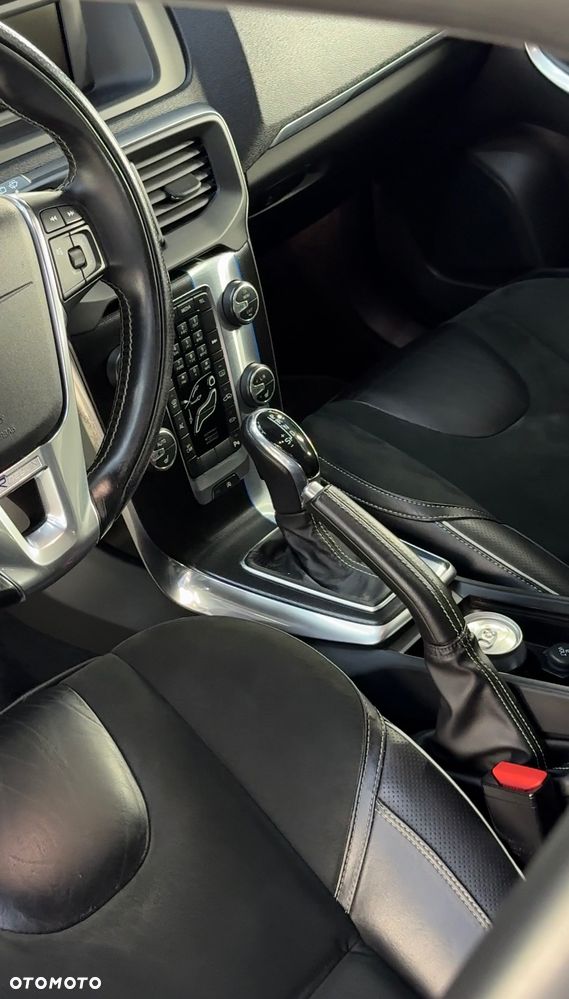 Volvo V40 T3 Drive-E R-Design Kinetic - 4