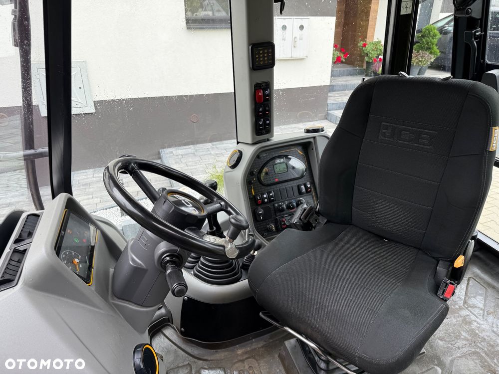 JCB 3CX - 8