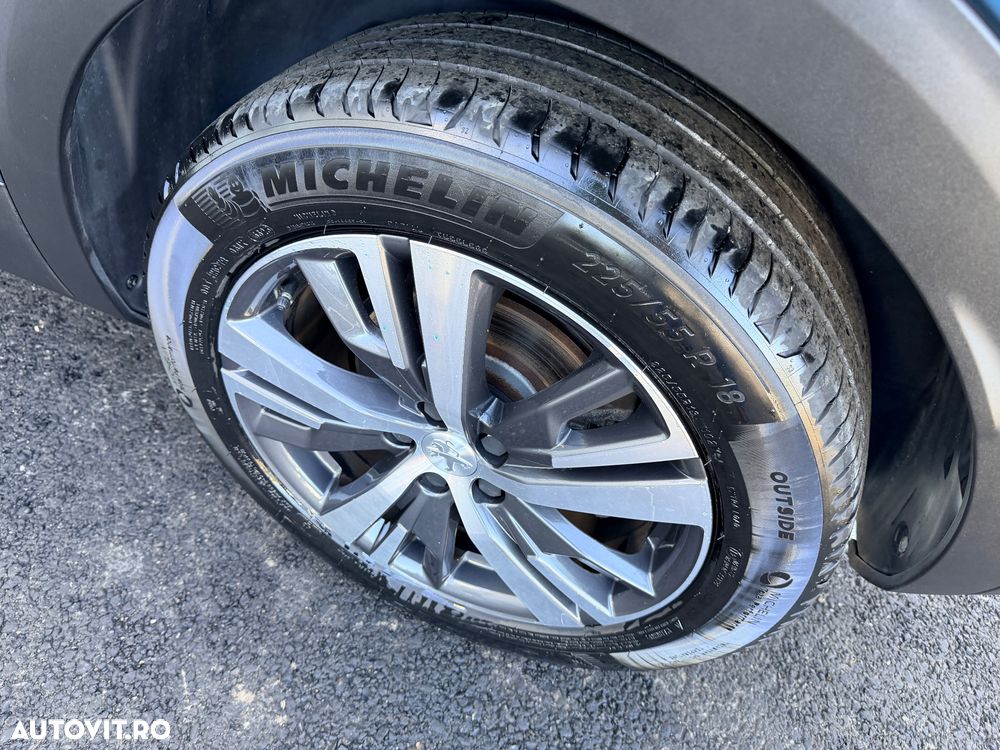 Peugeot 3008 1.2 PureTech Turbo S&S Allure - 13