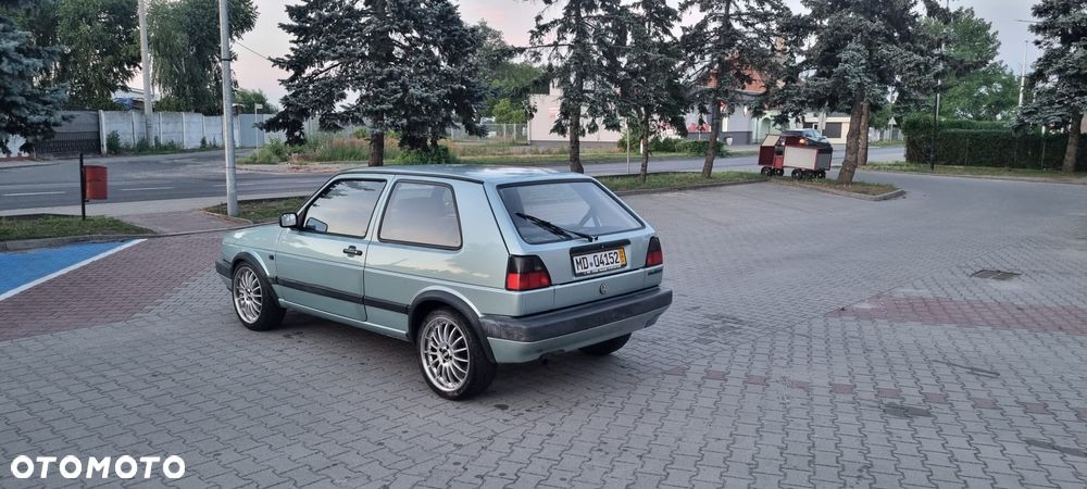 Volkswagen Golf - 6