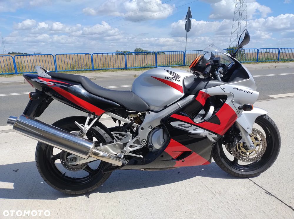 Honda CBR - 7