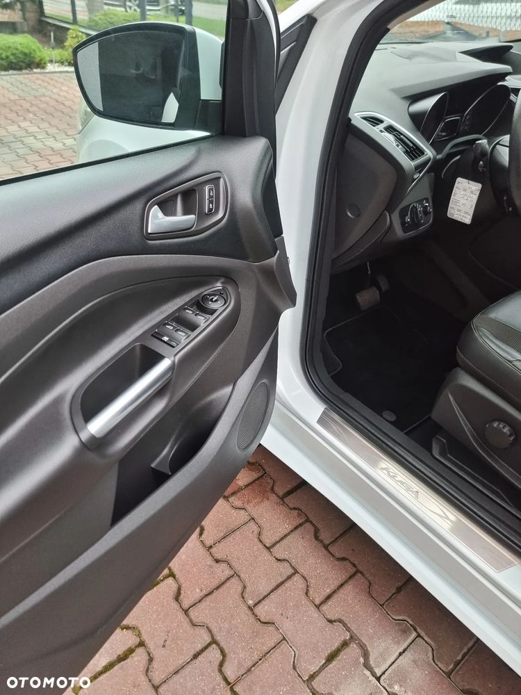 Ford Kuga 2.0 TDCi 4x4 Titanium - 17