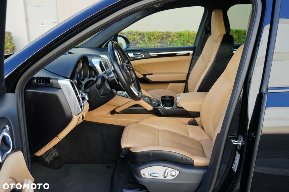 Porsche Cayenne Standard - 17