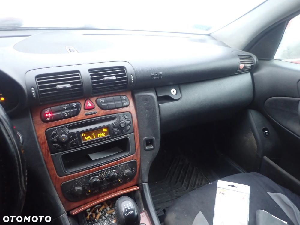 CZĘŚCI - Mercedes C-klasa W203 2,2CDI 116KM 611.962 KOMBI SKRZYNIA 716.604 2002r. INDEX 8608 - 8