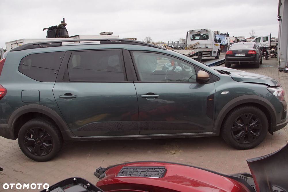 Auto na części - Dacia Jogger Lift 1.0 TCE 100 KM H4D480 TEDQK 2025R Silnik Skrzynia Drzwi Klapa Zderzak Błotnik Lampa Lusterko Klamka Szyba Deska Kokpit Sterownik Moduł Czujnik Licznik Wyświetlacz Panel Kierownica - 7