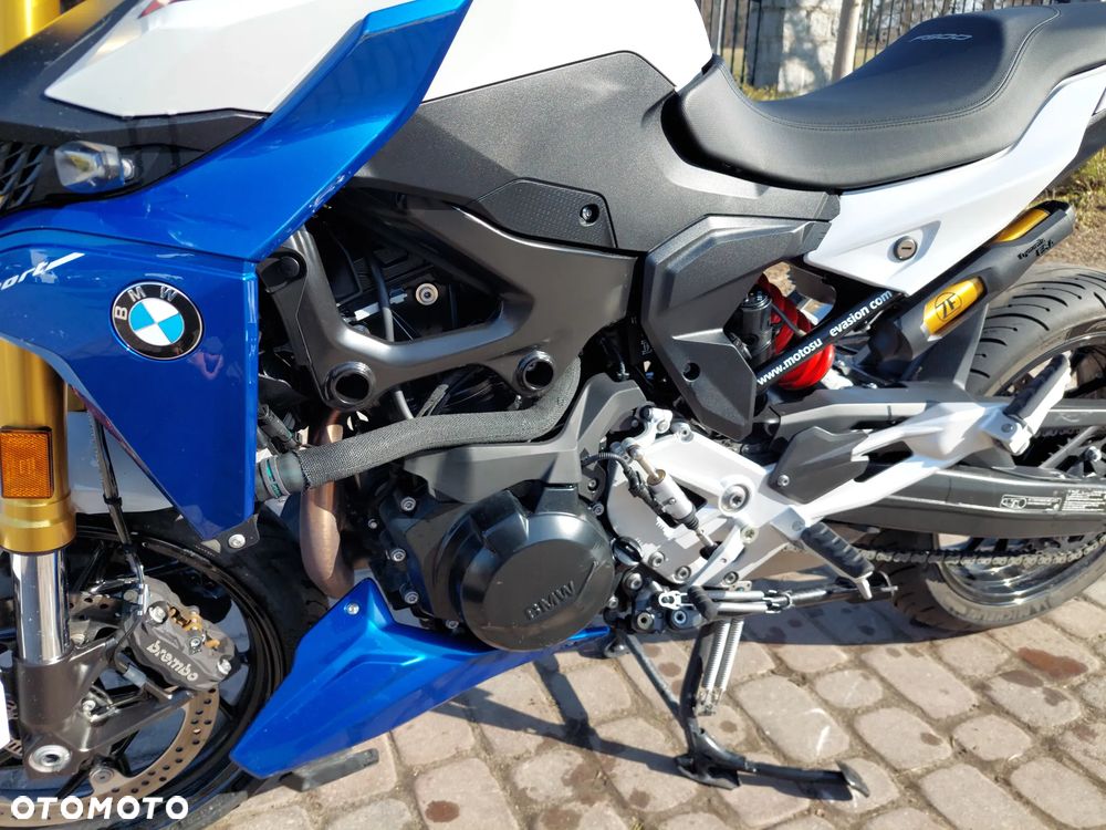 BMW F - 15