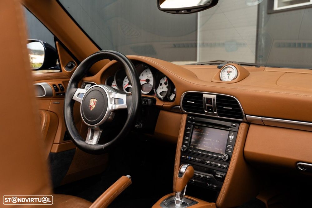 Porsche 911 (997) Turbo Cabriolet PDK - 29