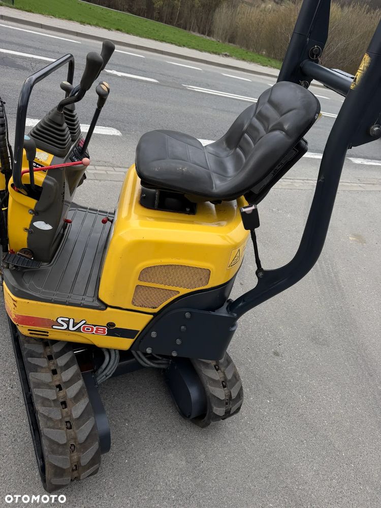 Yanmar SV08-1AS Japońska Minikoparka Koparka 1,1 tony. Maszyna jak Nowa. 2017rok. Pochodzi z Norweskiego Gospodarstwa Ogrodniczego! 2 łyżki. Rozsuwane Podwozie. Dokumentacja. Dodatkowe sekscje Hydrauliczne na młot lub wiertnice. Ani deka luzów czy wycieków. Szybkozłącze. Oryginalne łyżki Steelwrist! Skrętne ramię. OKAZJA Zadbana Maszyna! Bardzo oszczędny silnik Yanmar. Mocne pompy Hydrauliczne!! - 20