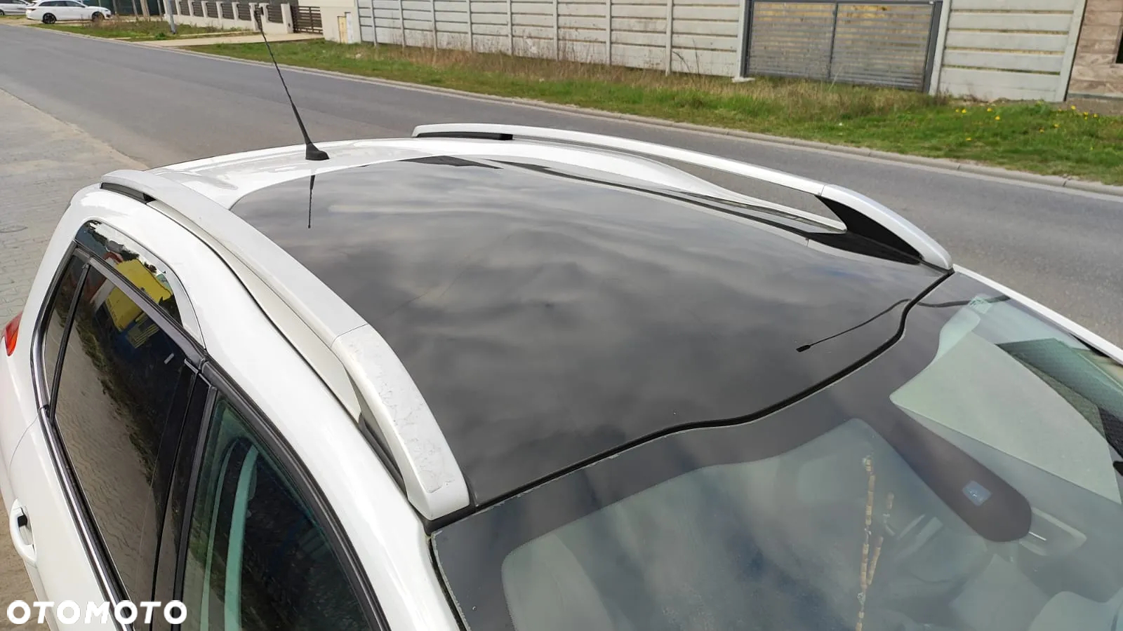 Peugeot 2008 1.6 e-HDi Allure S&S - 18