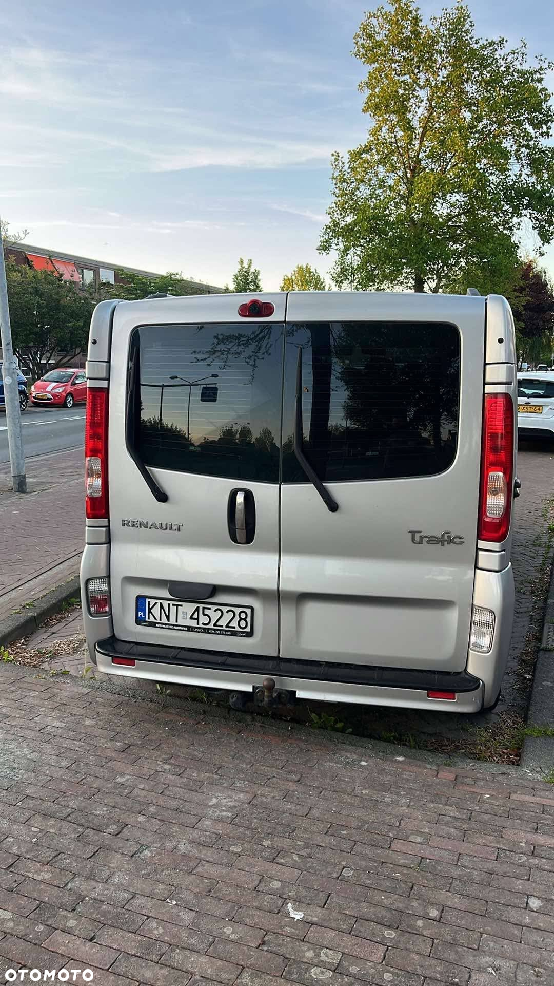 Renault Trafic - 2