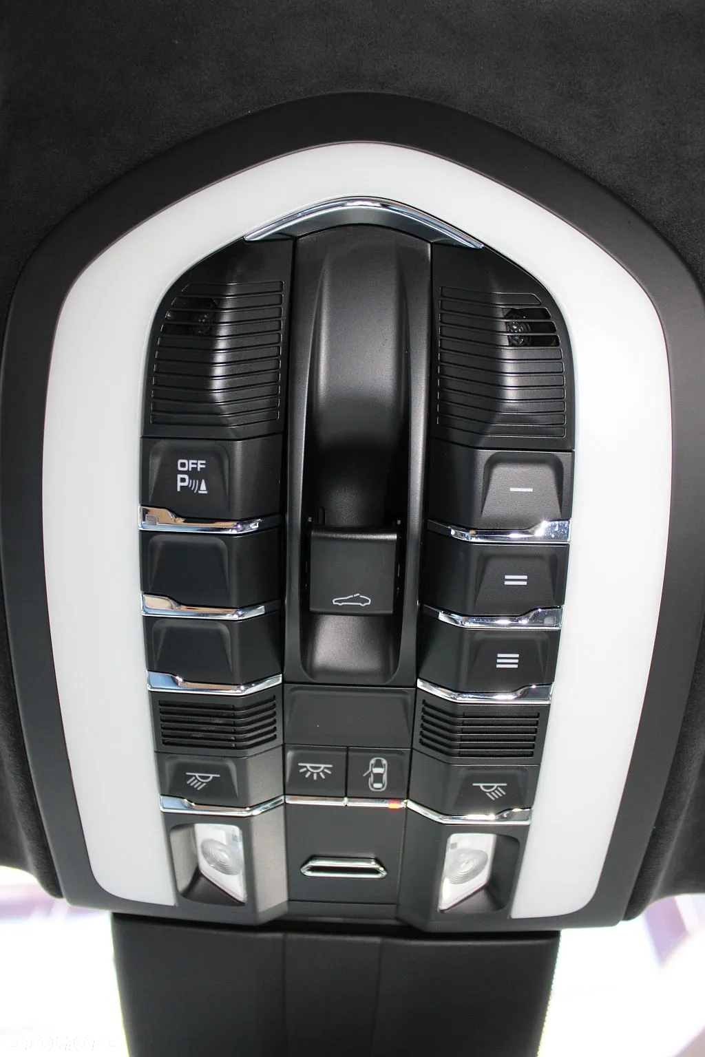 Porsche Panamera GTS PDK - 22