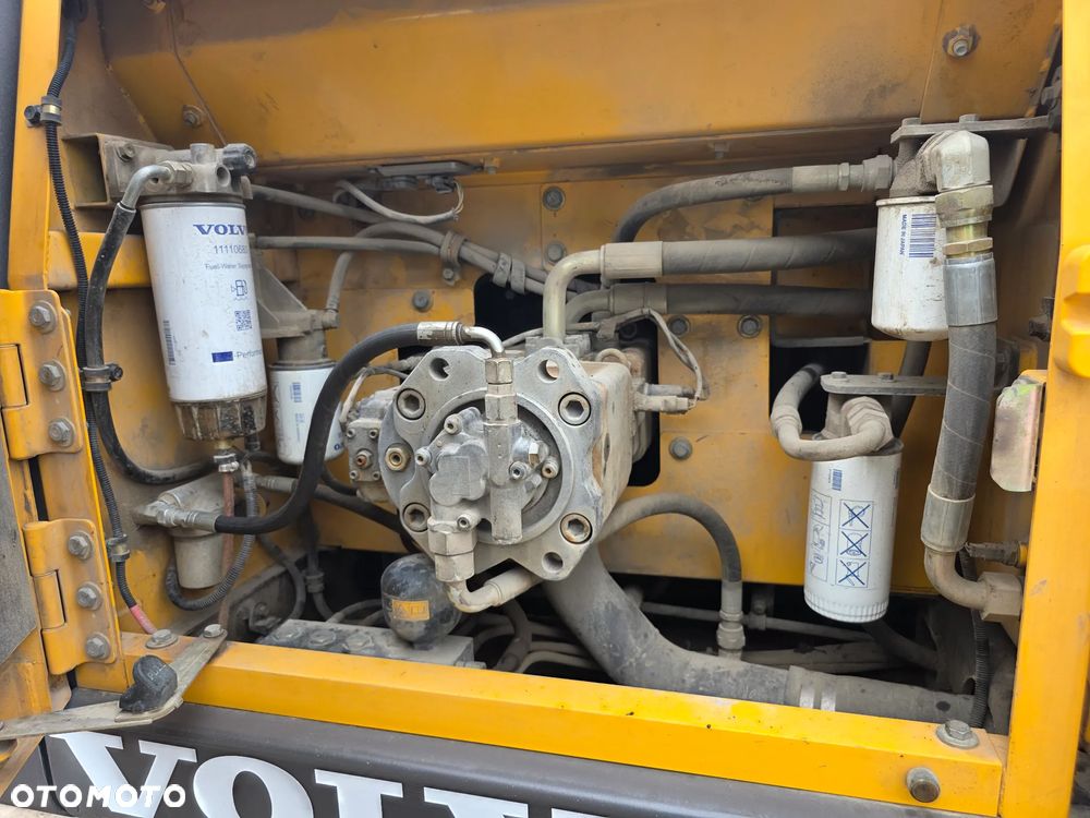Volvo EC220 DL - 17