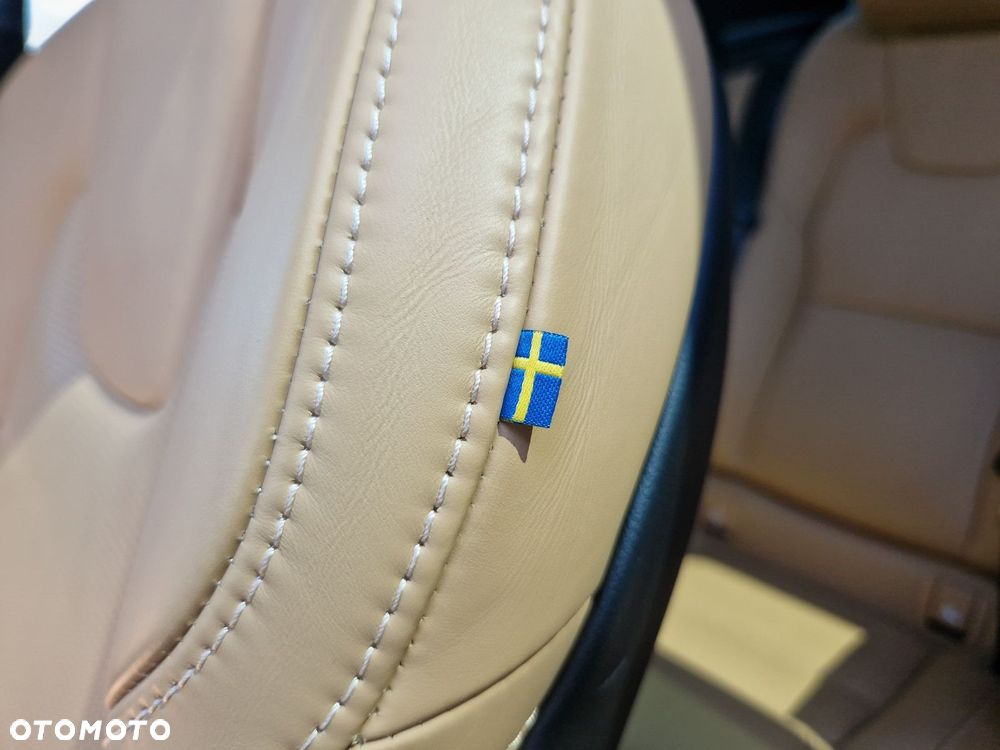 Volvo V90 Cross Country - 29