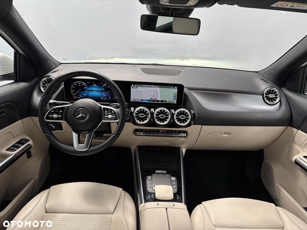 Mercedes-Benz GLA 200 Progressive - 21