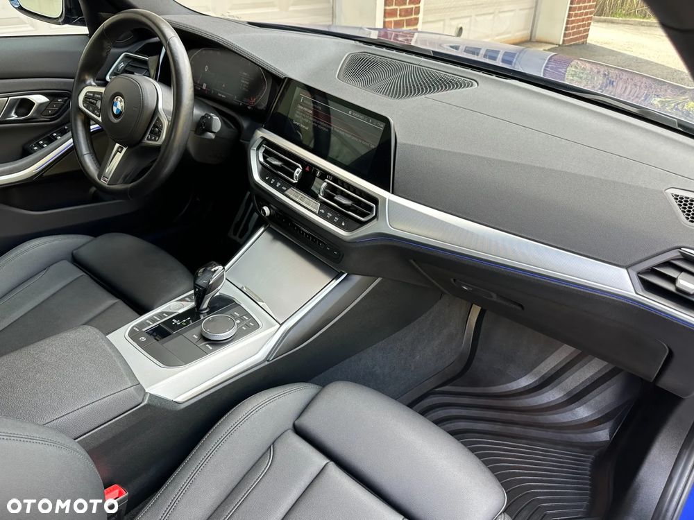 BMW Seria 3 330i xDrive M Sport - 22