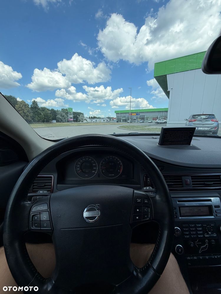 Volvo V70 2.0 Momentum - 6