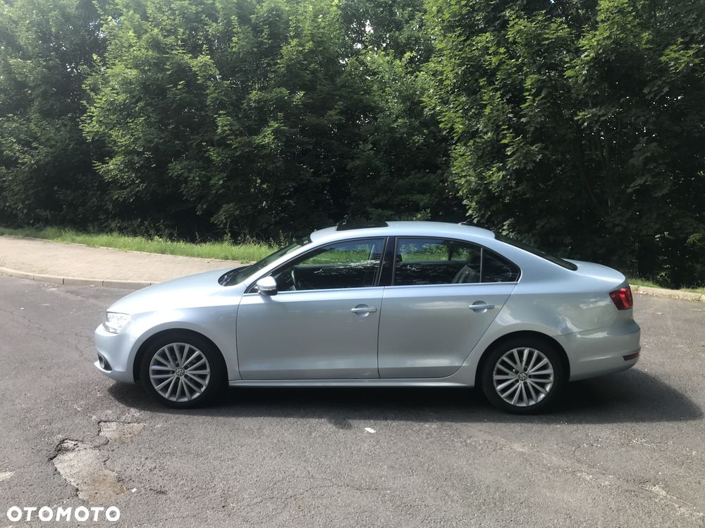 Volkswagen Jetta 1.6 TDI Highline DSG - 3
