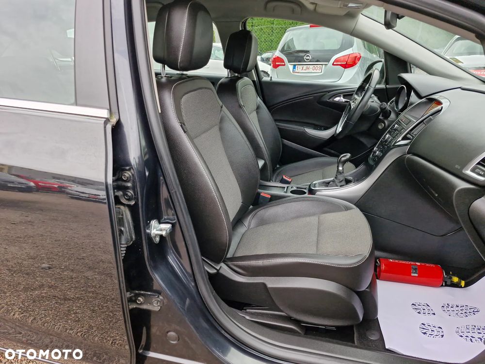 Opel Astra IV 1.4 T Cosmo - 16