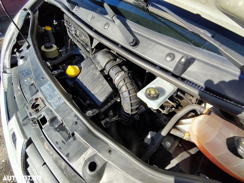 Renault Trafic - 12