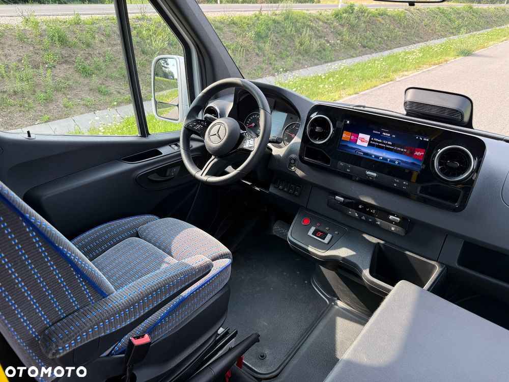 Mercedes-Benz Sprinter 517 - 32