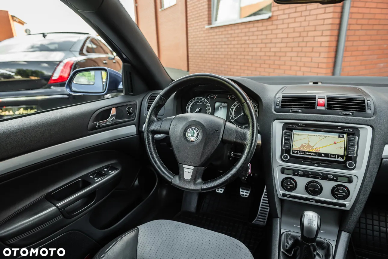 Skoda Octavia Combi 2.0 TSI RS - 22