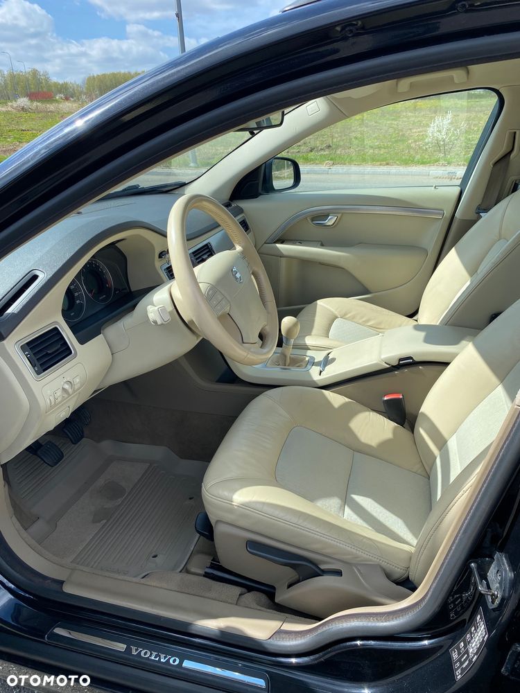 Volvo V70 2.5T Momentum - 9
