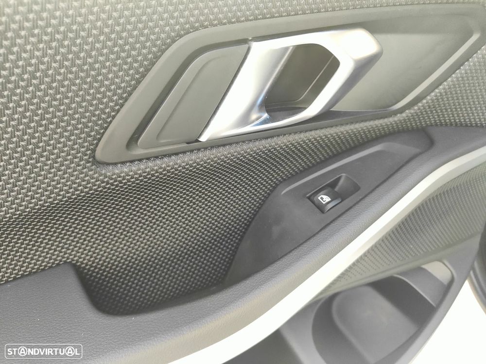 BMW 318 d Touring Auto - 16