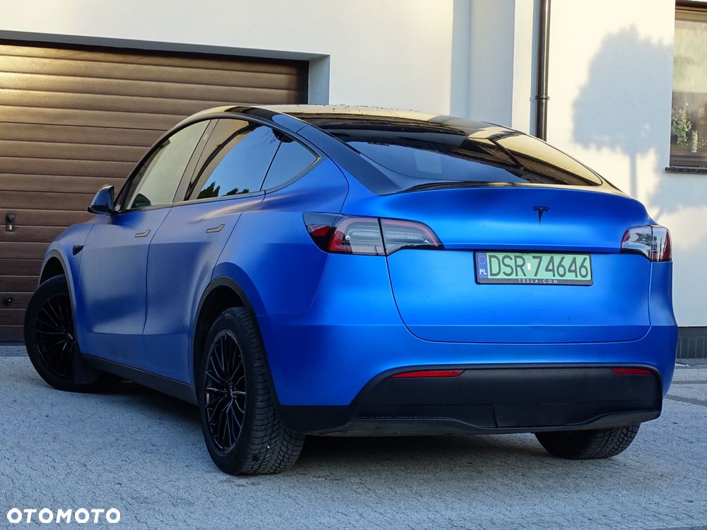 Tesla Model Y Long Range Dual Motor AWD - 11
